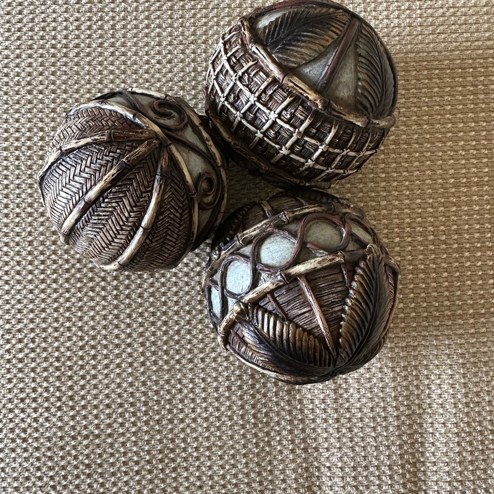 Decorative balls (3) - Picture 2 of 2